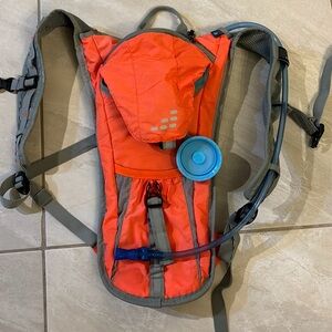 1.5 litters waterproof water backpack